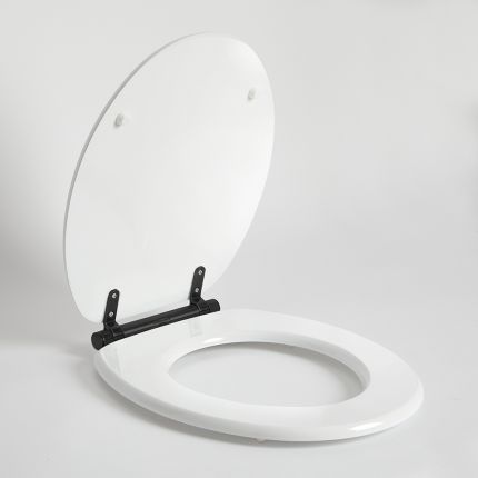 Milano Richmond - Traditional White Soft Close Toilet Seat with Black Hinges
