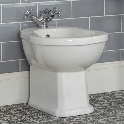 Milano Richmond - White Traditional Floor Standing Bidet - 405mm x 390mm