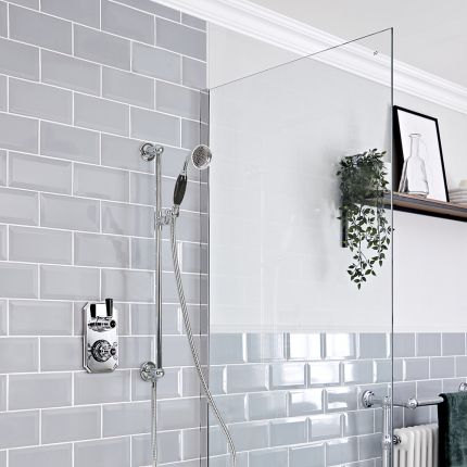 Milano Elizabeth - Chrome and Black Traditional Thermostatic Shower with Round Hand Shower and Riser Rail (1 Outlet)